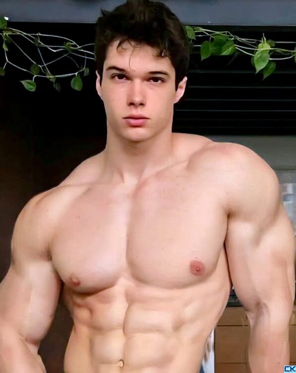 xxxsonchest.jpg