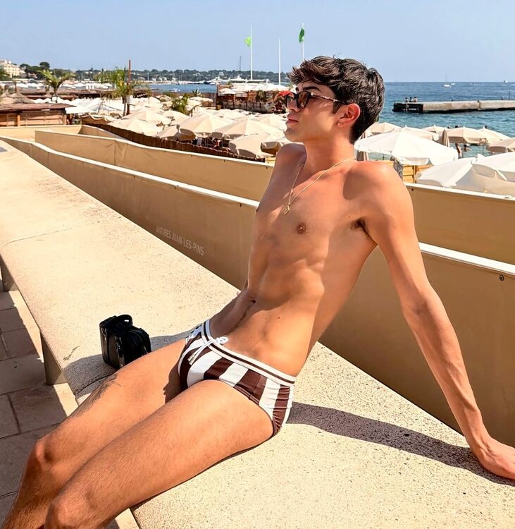 xxxtwink&glasses.jpg
