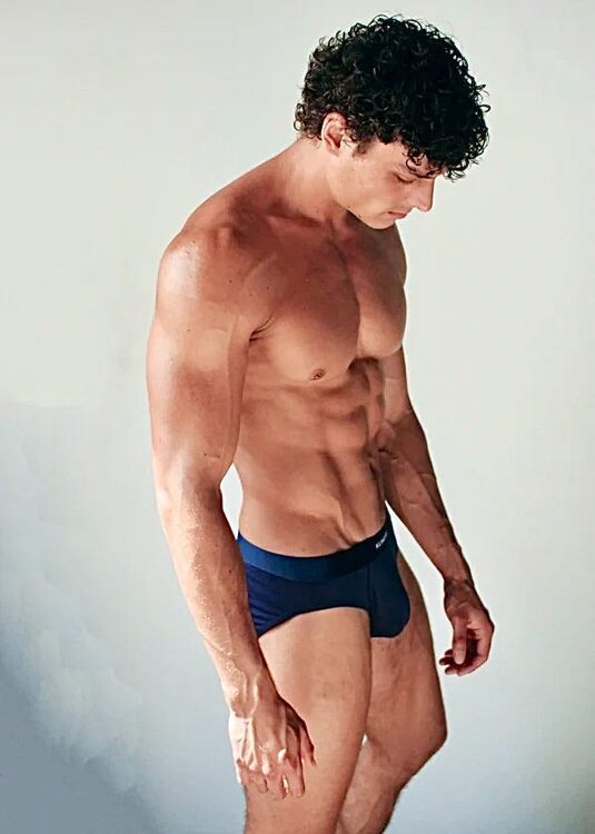 xxxcurly&bulge.jpg