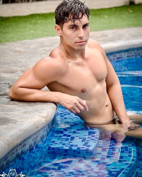 xxxpoolboyy1.jpg