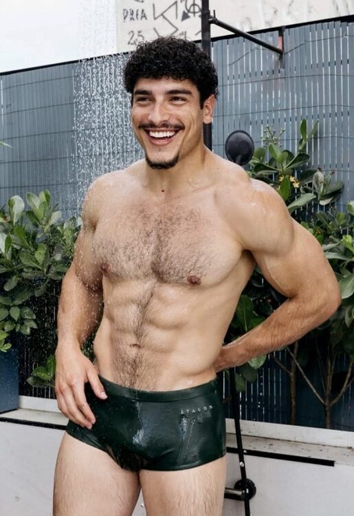 xxxshowerooutsmile.JPG