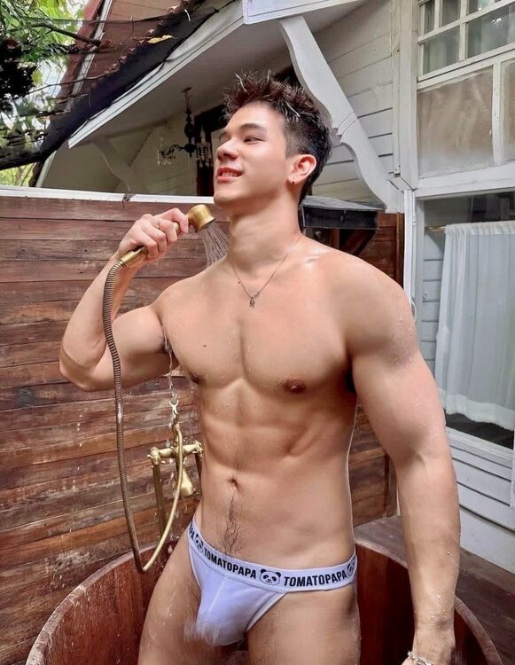 xxxshowerout jock.jpg