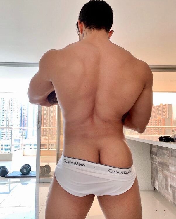 xxxunderwearcalv.jpg